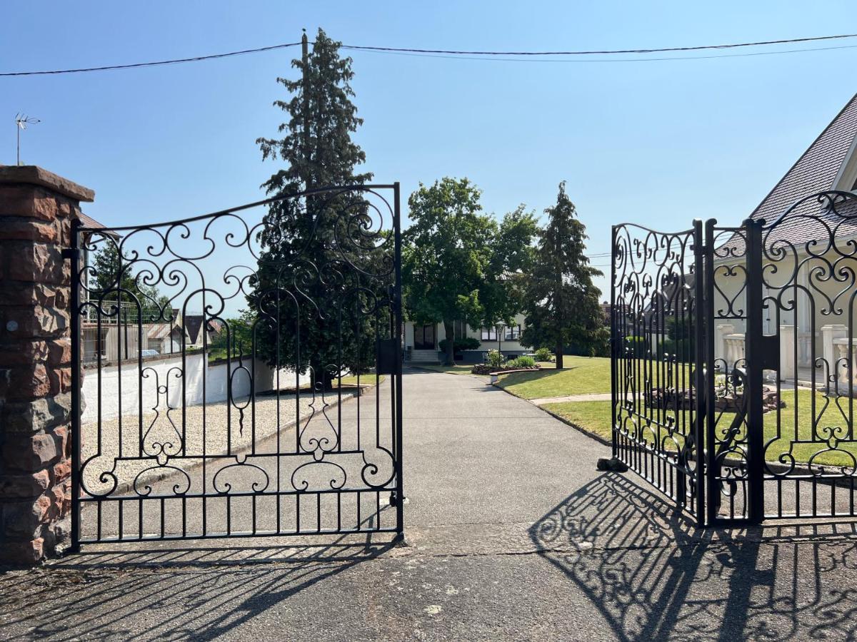 Bonne Idee - Suite Georges - Meuble De Tourisme 4 Etoiles Châtenois Buitenkant foto